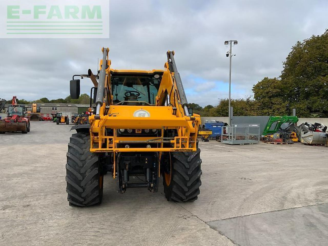 JCB 4220 fastrac tractor (st24632) - Traktori: kuva JCB 4220 fastrac tractor (st24632) - Traktori JCB 4220 fastrac tractor (st24632) - Traktori: kuva JCB 4220 fastrac tractor (st24632) - Traktori