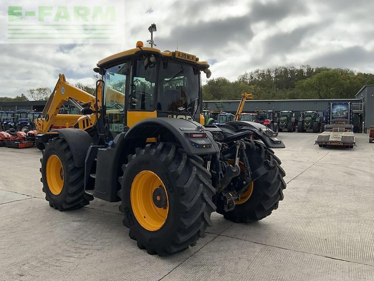 JCB 4220 fastrac tractor (st24632) - Traktori: kuva JCB 4220 fastrac tractor (st24632) - Traktori JCB 4220 fastrac tractor (st24632) - Traktori: kuva JCB 4220 fastrac tractor (st24632) - Traktori