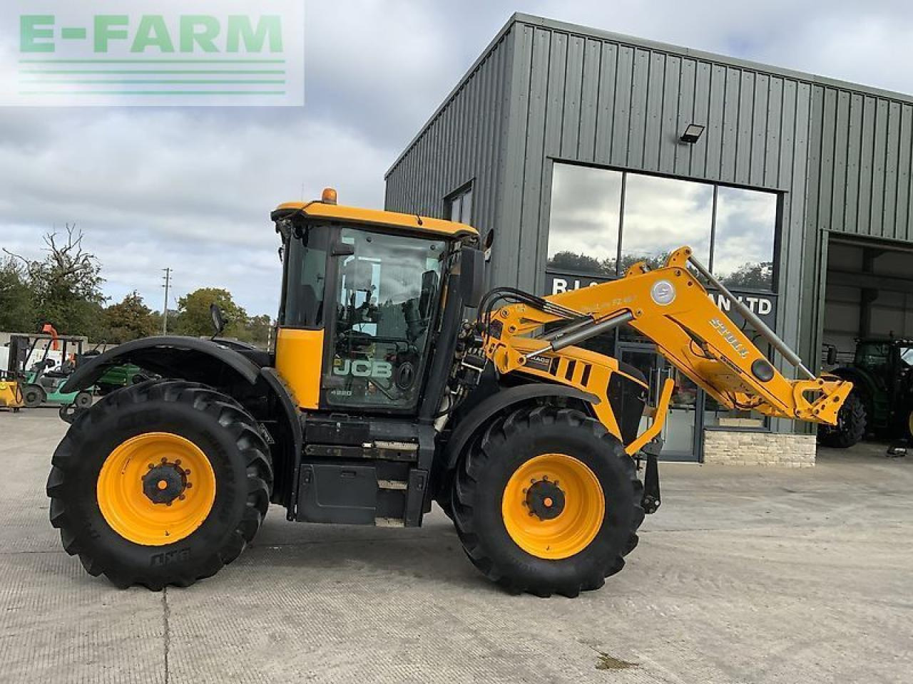 JCB 4220 fastrac tractor (st24632) - Traktori: kuva JCB 4220 fastrac tractor (st24632) - Traktori JCB 4220 fastrac tractor (st24632) - Traktori: kuva JCB 4220 fastrac tractor (st24632) - Traktori