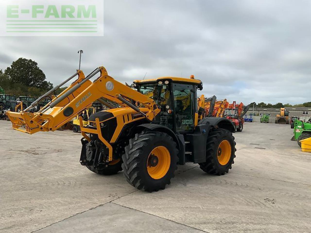 JCB 4220 fastrac tractor (st24632) - Traktori: kuva JCB 4220 fastrac tractor (st24632) - Traktori JCB 4220 fastrac tractor (st24632) - Traktori: kuva JCB 4220 fastrac tractor (st24632) - Traktori