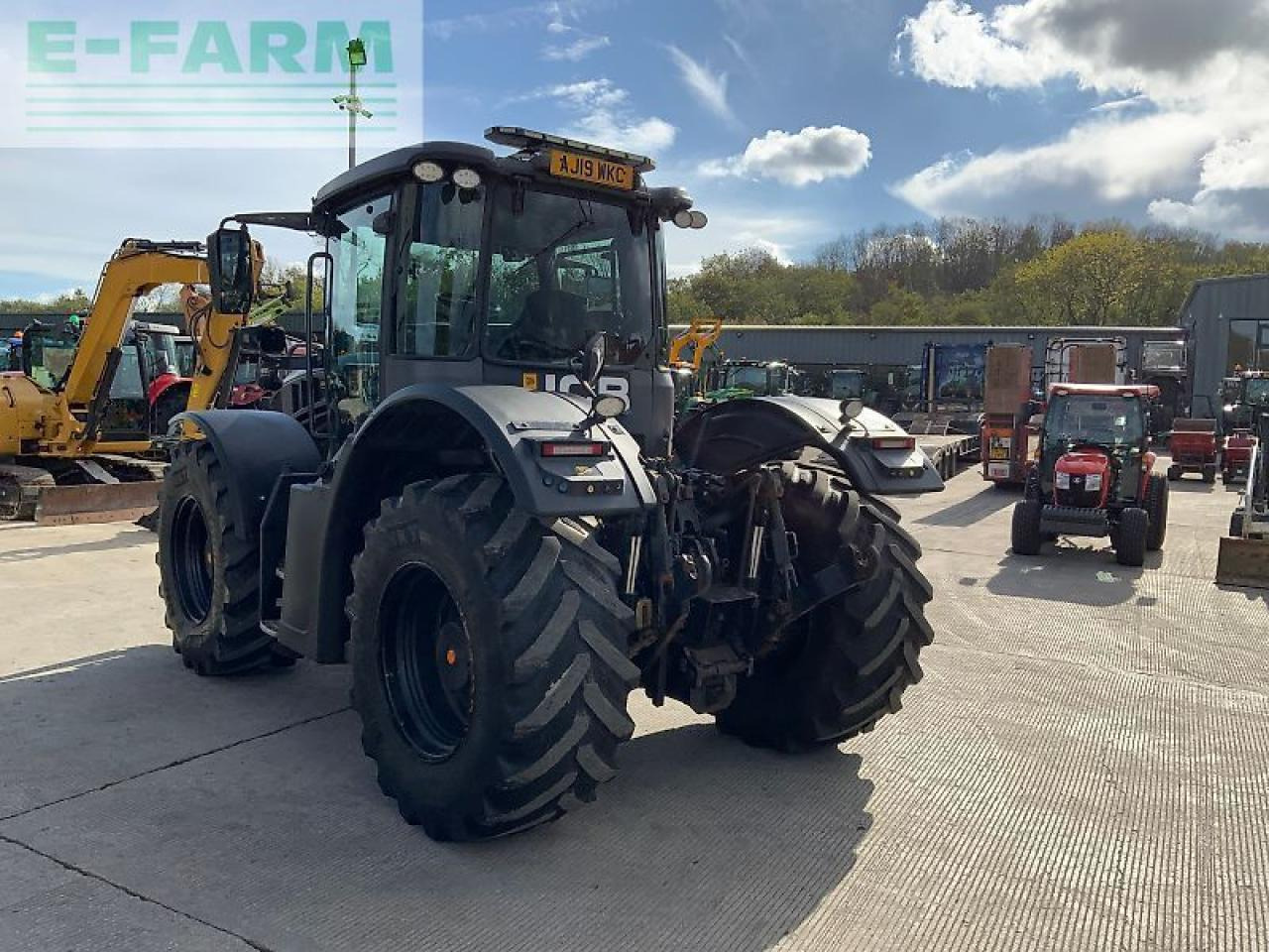 JCB 4220 fastrac tractor (st24887) - Traktori: kuva JCB 4220 fastrac tractor (st24887) - Traktori JCB 4220 fastrac tractor (st24887) - Traktori: kuva JCB 4220 fastrac tractor (st24887) - Traktori