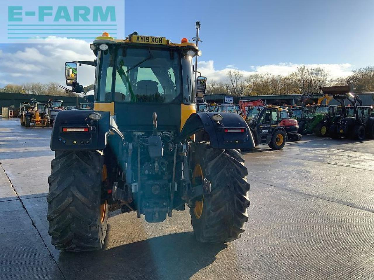 JCB 4220 fastrac tractor (st25127) - Traktori: kuva JCB 4220 fastrac tractor (st25127) - Traktori JCB 4220 fastrac tractor (st25127) - Traktori: kuva JCB 4220 fastrac tractor (st25127) - Traktori