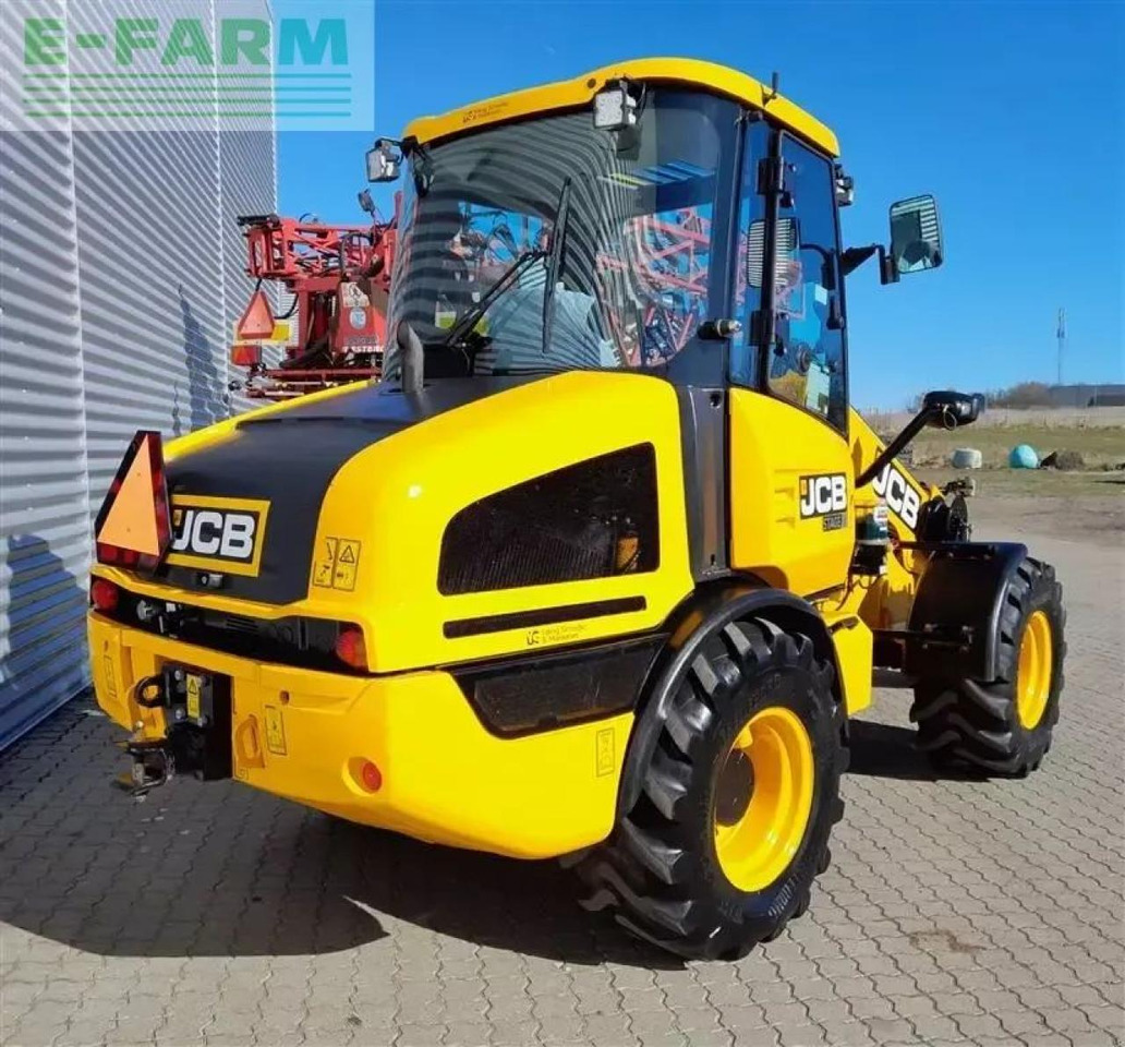 JCB tm180 telelæsser - Minikuormaaja: kuva JCB tm180 telelæsser - Minikuormaaja JCB tm180 telelæsser - Minikuormaaja: kuva JCB tm180 telelæsser - Minikuormaaja