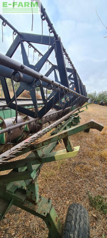 Leikkuupuimuri John Deere 2266: kuva Leikkuupuimuri John Deere 2266