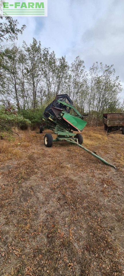 Leikkuupuimuri John Deere 2266: kuva Leikkuupuimuri John Deere 2266