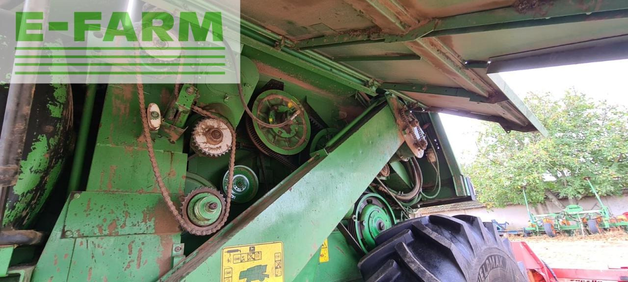 Leikkuupuimuri John Deere 2266: kuva Leikkuupuimuri John Deere 2266