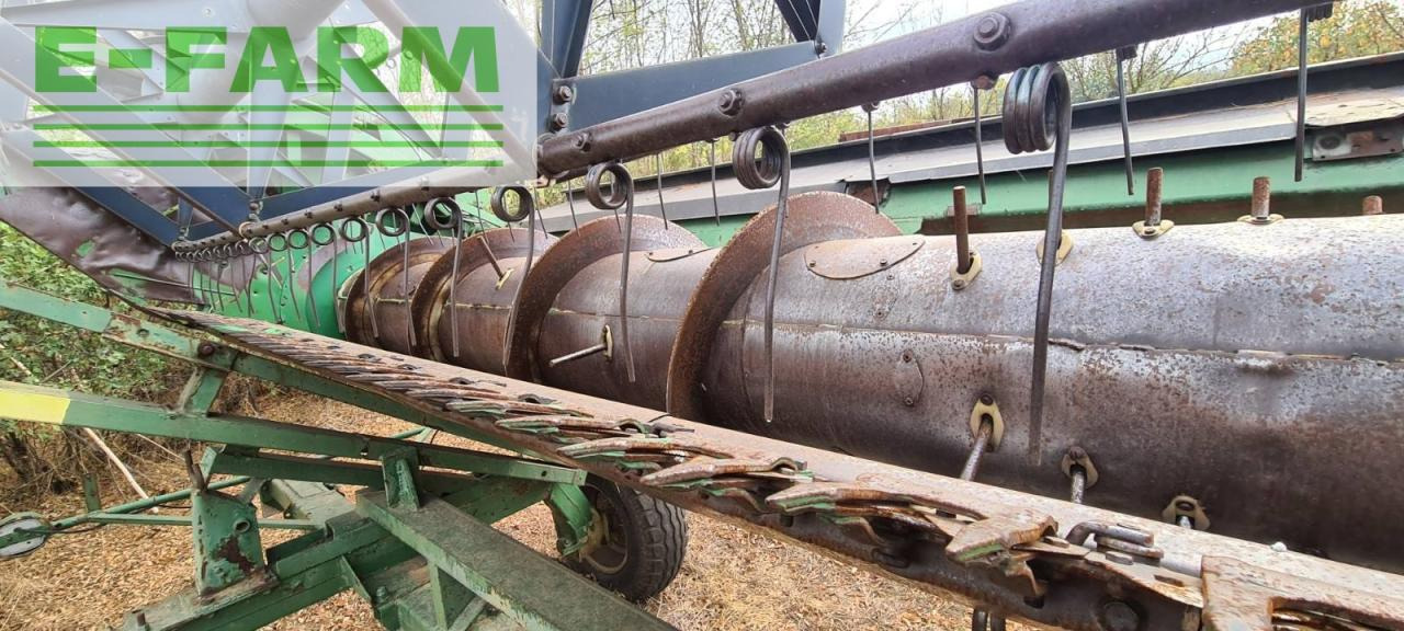 Leikkuupuimuri John Deere 2266: kuva Leikkuupuimuri John Deere 2266