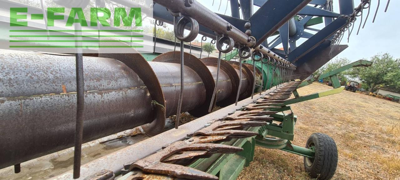 Leikkuupuimuri John Deere 2266: kuva Leikkuupuimuri John Deere 2266