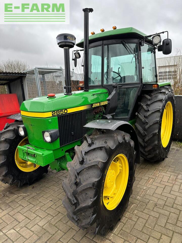 John Deere 2850 - Traktori: kuva John Deere 2850 - Traktori John Deere 2850 - Traktori: kuva John Deere 2850 - Traktori