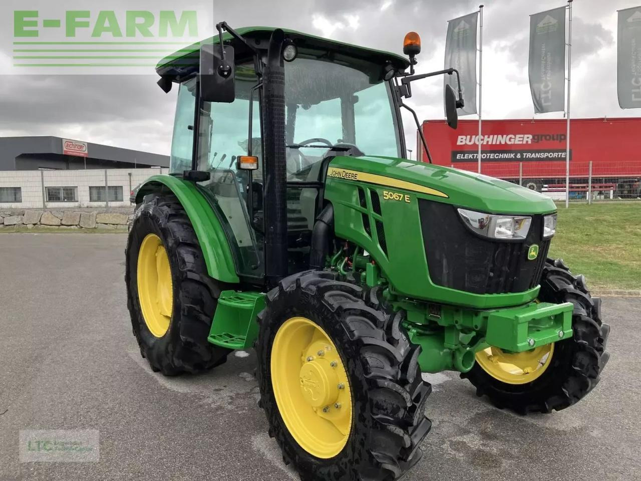 John Deere 5067e - Traktori: kuva John Deere 5067e - Traktori John Deere 5067e - Traktori: kuva John Deere 5067e - Traktori