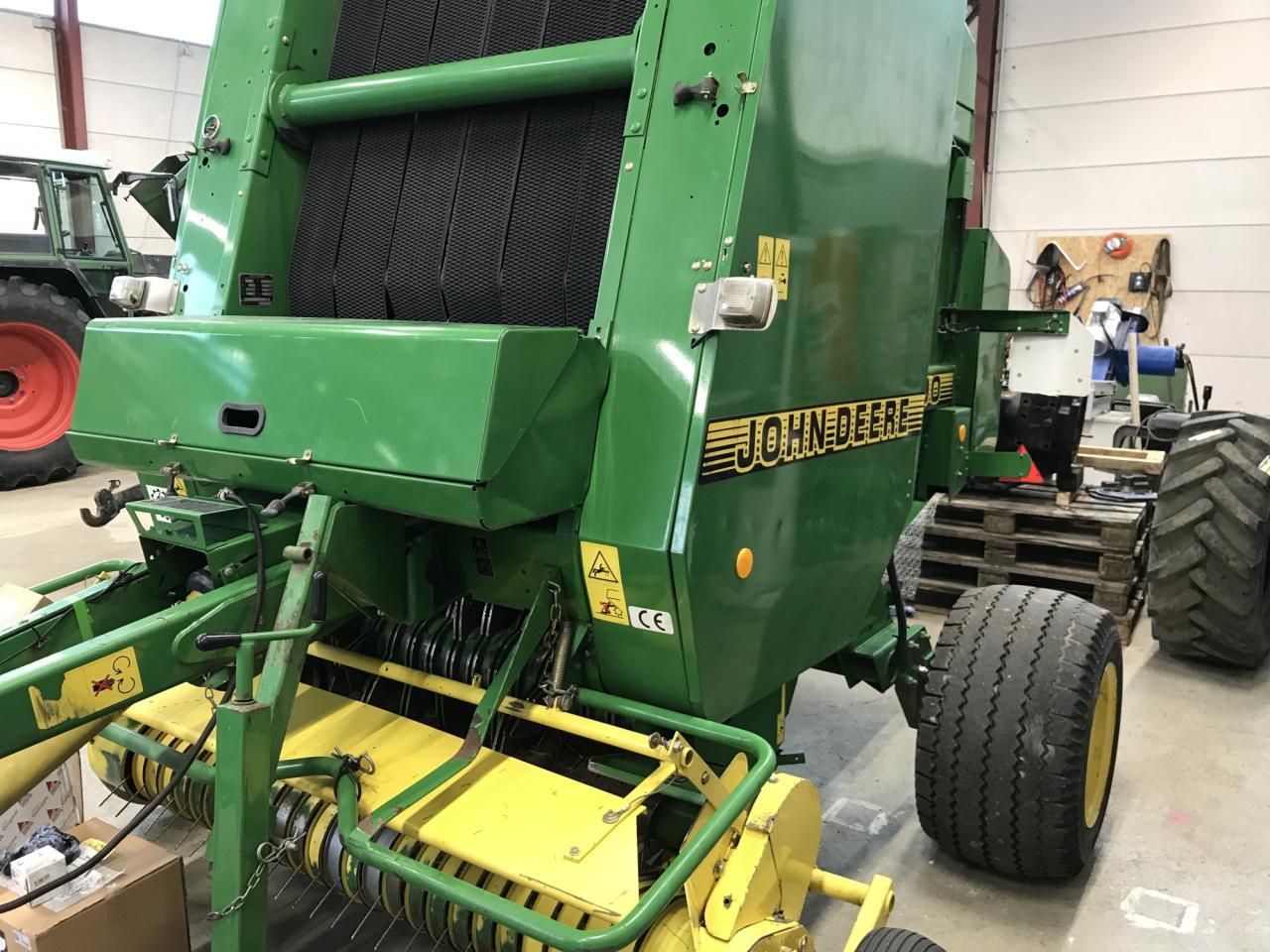 John Deere 590 - Kanttipaalain: kuva John Deere 590 - Kanttipaalain John Deere 590 - Kanttipaalain: kuva John Deere 590 - Kanttipaalain