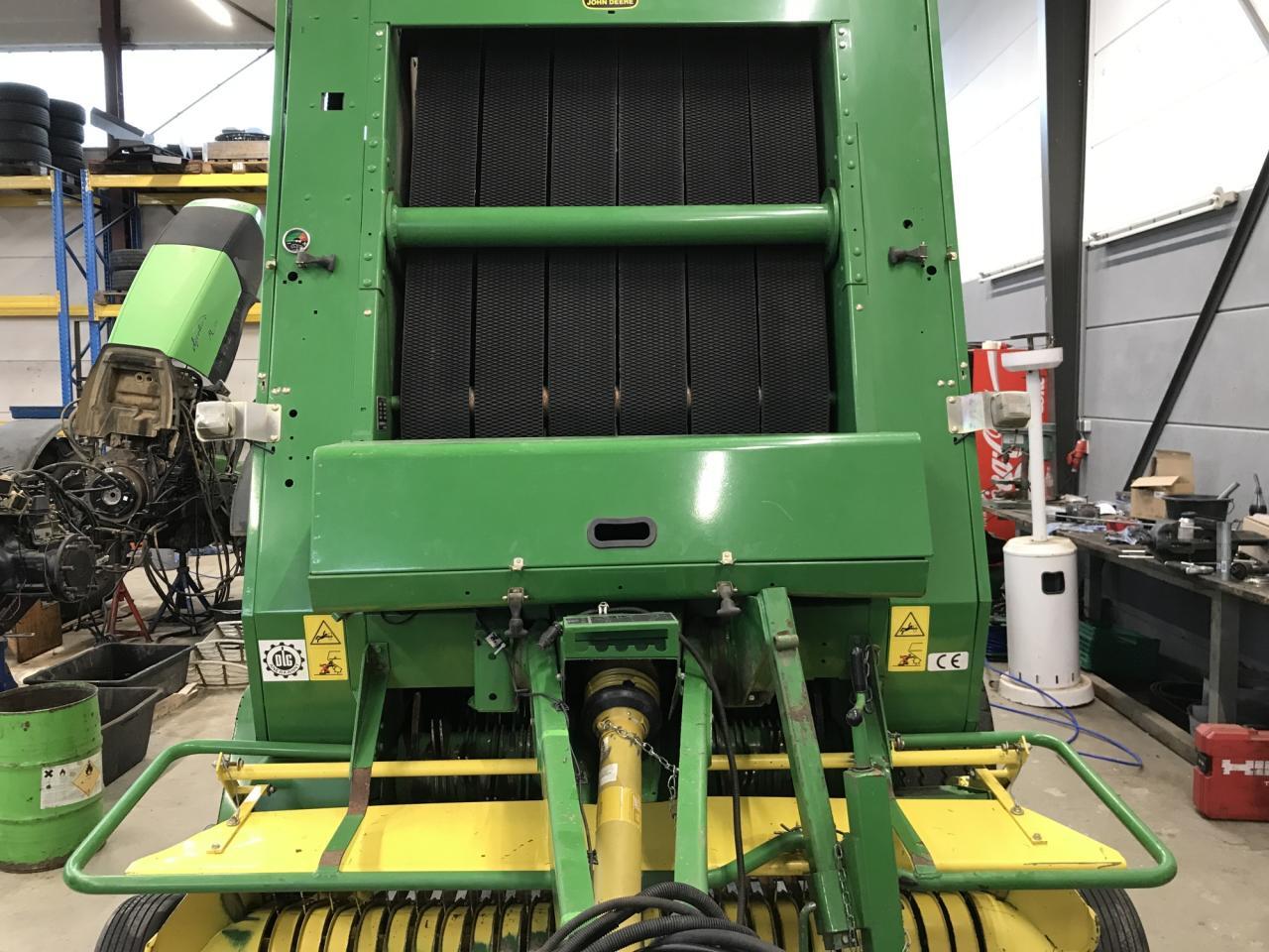 John Deere 590 - Kanttipaalain: kuva John Deere 590 - Kanttipaalain John Deere 590 - Kanttipaalain: kuva John Deere 590 - Kanttipaalain