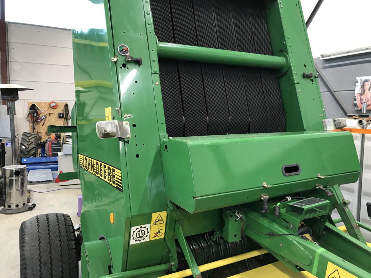 John Deere 590 - Kanttipaalain: kuva John Deere 590 - Kanttipaalain John Deere 590 - Kanttipaalain: kuva John Deere 590 - Kanttipaalain