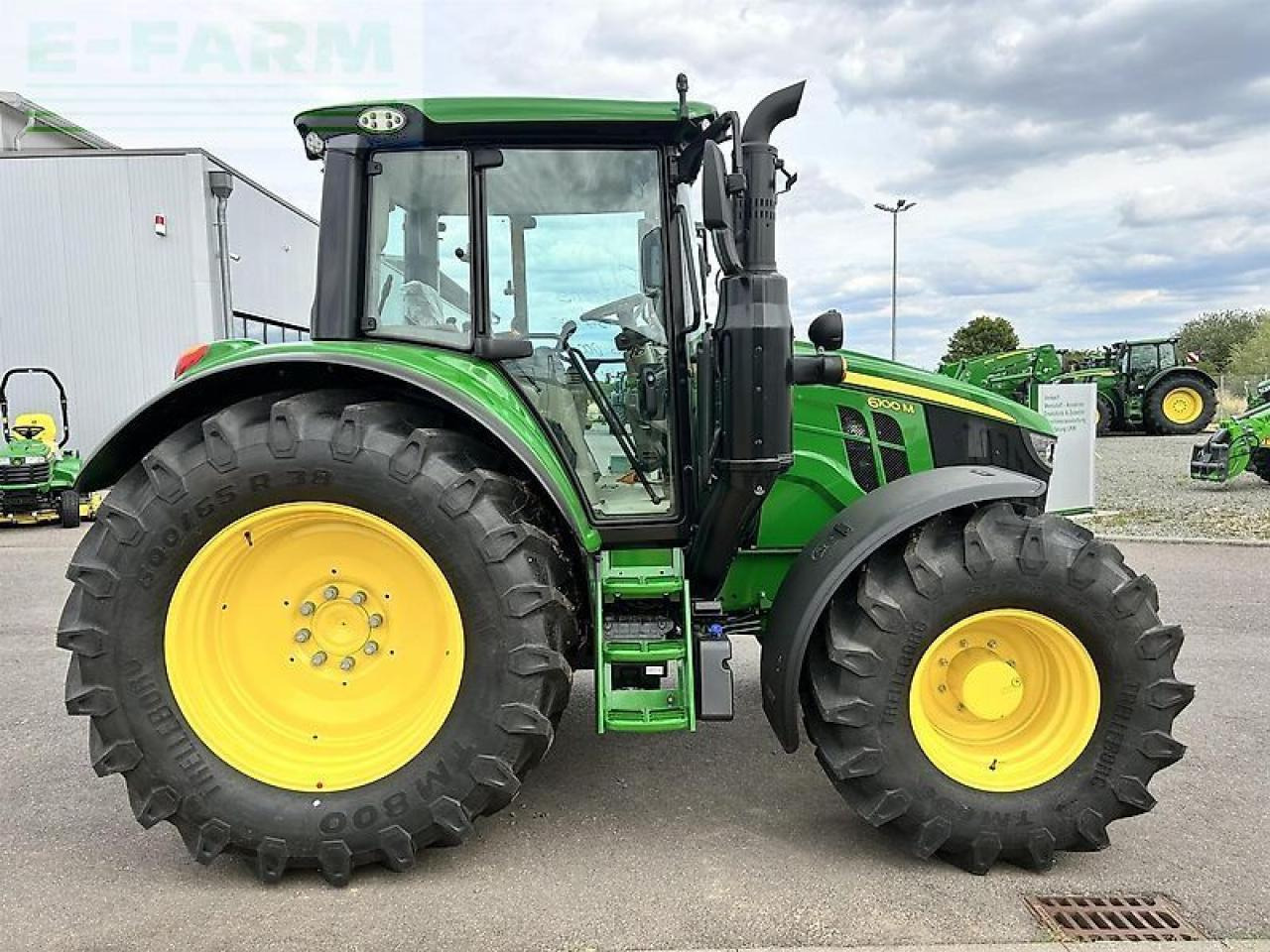 John Deere 6100m aq+ demo - Traktori: kuva John Deere 6100m aq+ demo - Traktori John Deere 6100m aq+ demo - Traktori: kuva John Deere 6100m aq+ demo - Traktori