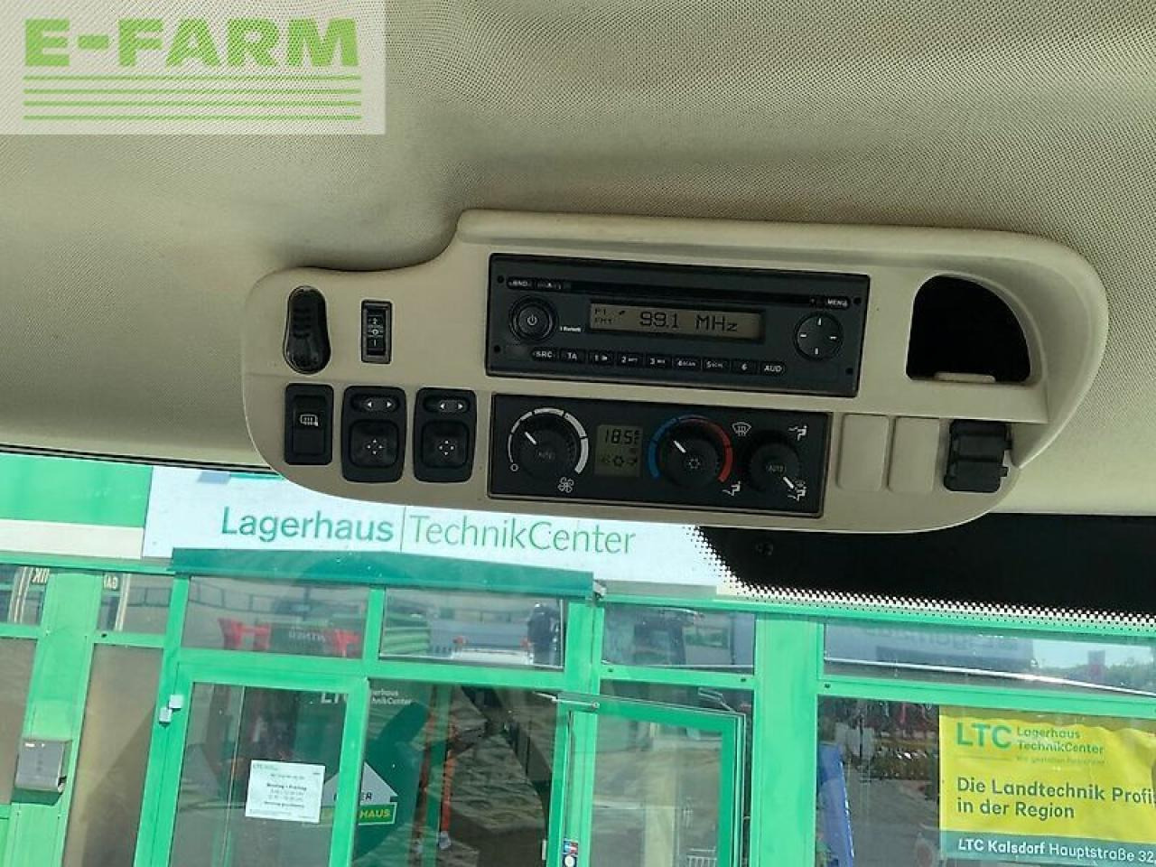 Traktori John Deere 6210r: kuva Traktori John Deere 6210r Traktori John Deere 6210r: kuva Traktori John Deere 6210r