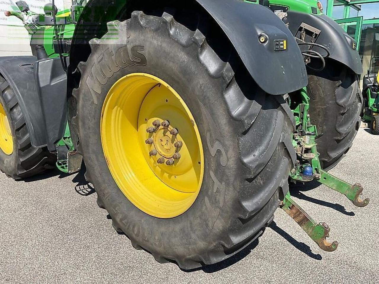 Traktori John Deere 6210r: kuva Traktori John Deere 6210r Traktori John Deere 6210r: kuva Traktori John Deere 6210r