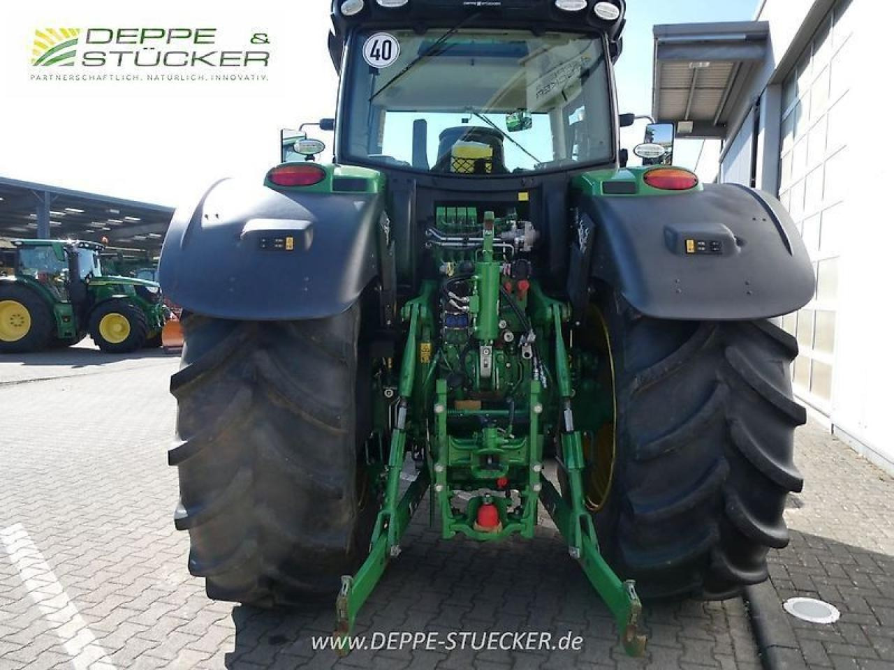 John Deere 6215r - Traktori: kuva John Deere 6215r - Traktori John Deere 6215r - Traktori: kuva John Deere 6215r - Traktori