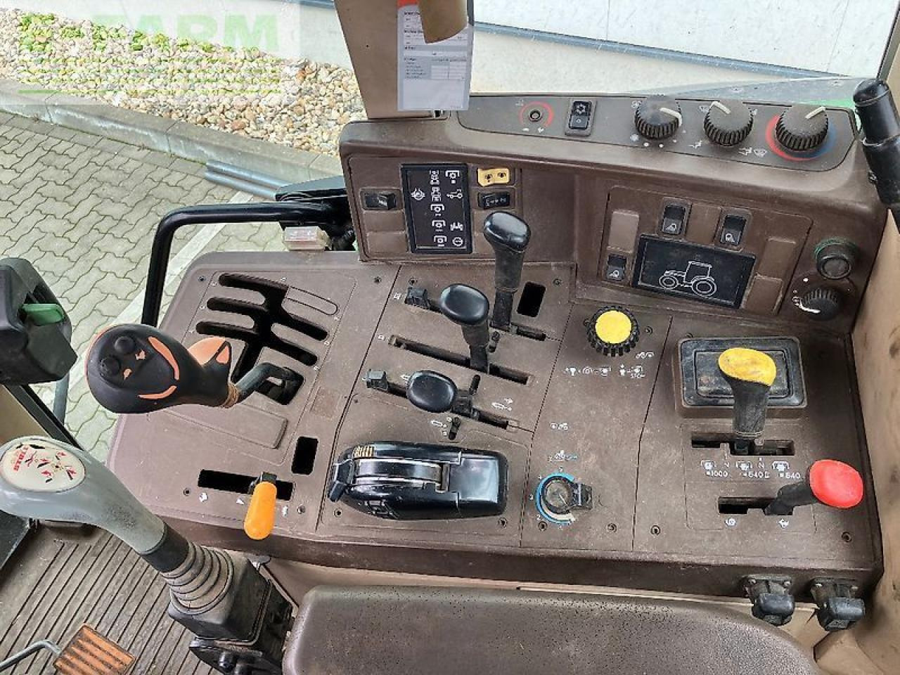 John Deere 6810 - Traktori: kuva John Deere 6810 - Traktori John Deere 6810 - Traktori: kuva John Deere 6810 - Traktori