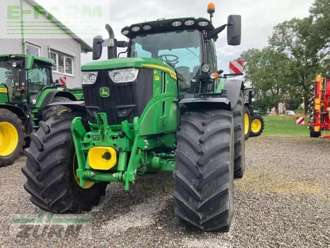John Deere 6r215 - Traktori: kuva John Deere 6r215 - Traktori John Deere 6r215 - Traktori: kuva John Deere 6r215 - Traktori