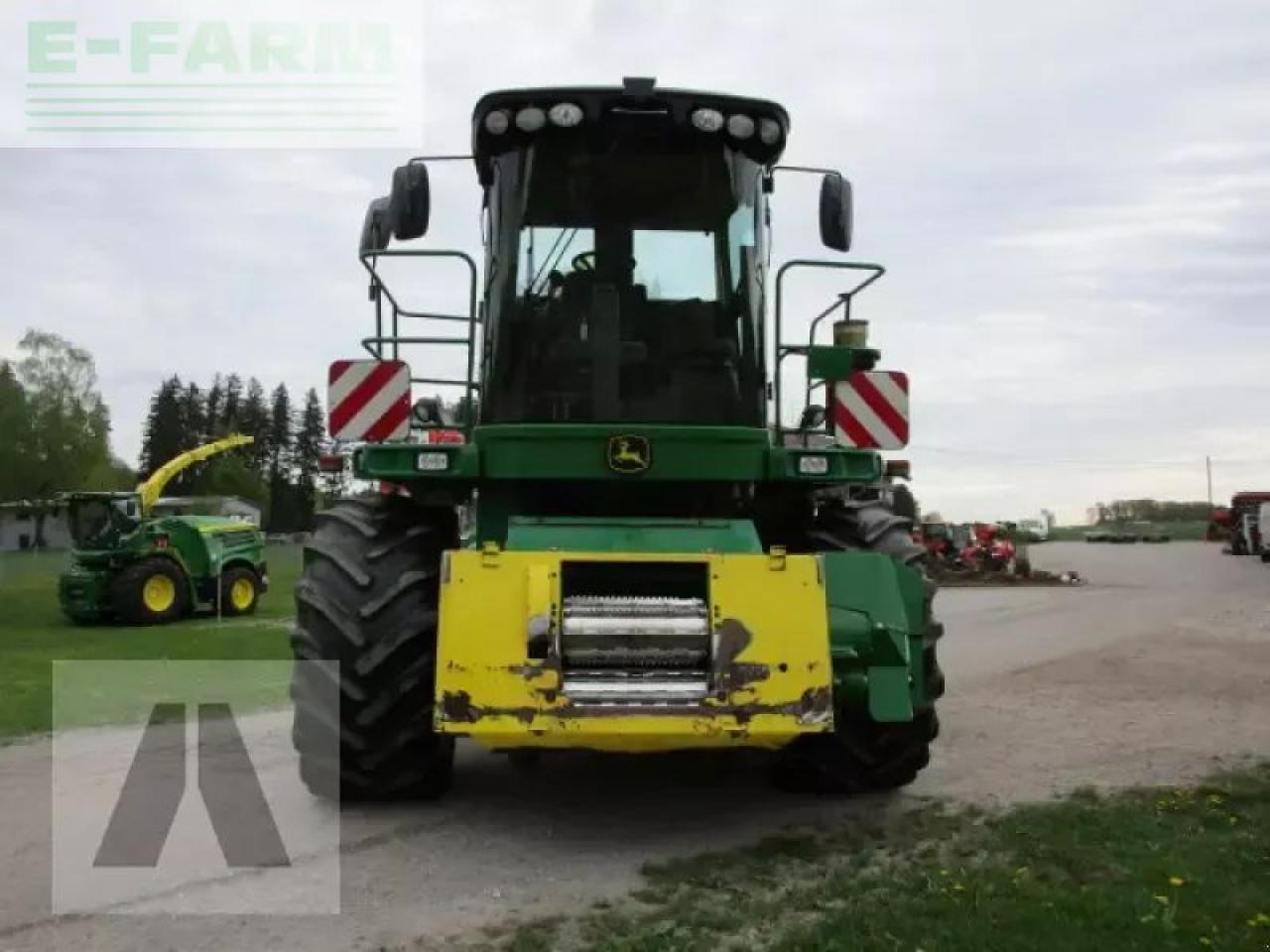 John Deere 7350i - Itsekulkeva silppuri: kuva John Deere 7350i - Itsekulkeva silppuri John Deere 7350i - Itsekulkeva silppuri: kuva John Deere 7350i - Itsekulkeva silppuri
