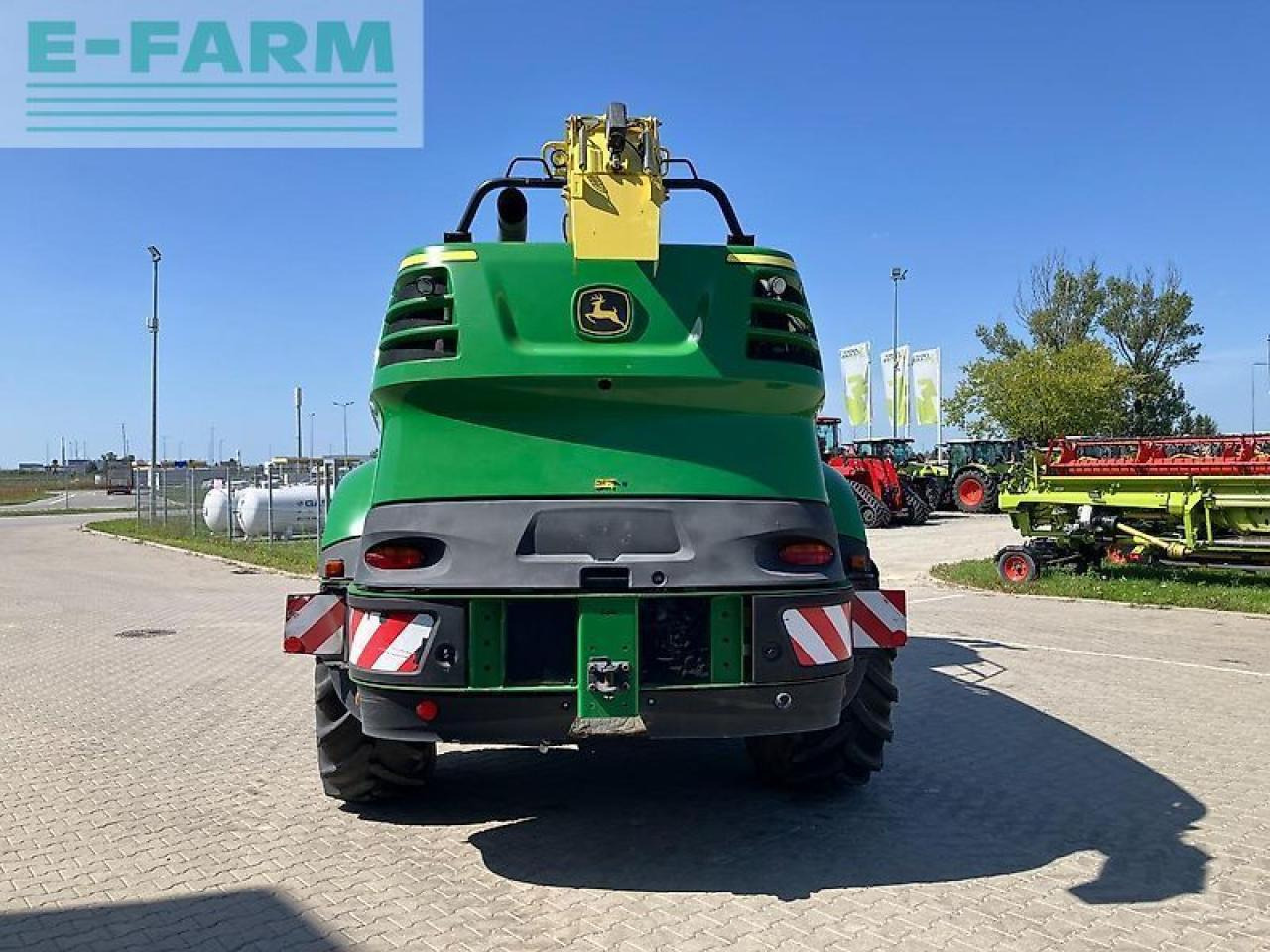 John Deere 8300 - Itsekulkeva silppuri: kuva John Deere 8300 - Itsekulkeva silppuri John Deere 8300 - Itsekulkeva silppuri: kuva John Deere 8300 - Itsekulkeva silppuri