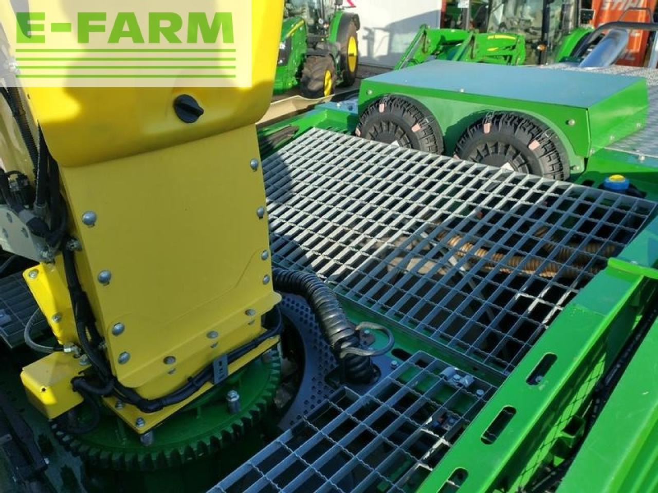 Itsekulkeva silppuri John Deere 9800: kuva Itsekulkeva silppuri John Deere 9800