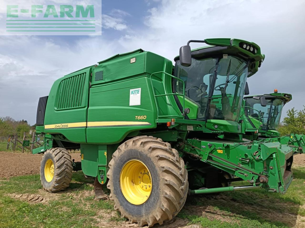 John Deere T660 - Leikkuupuimuri: kuva John Deere T660 - Leikkuupuimuri John Deere T660 - Leikkuupuimuri: kuva John Deere T660 - Leikkuupuimuri