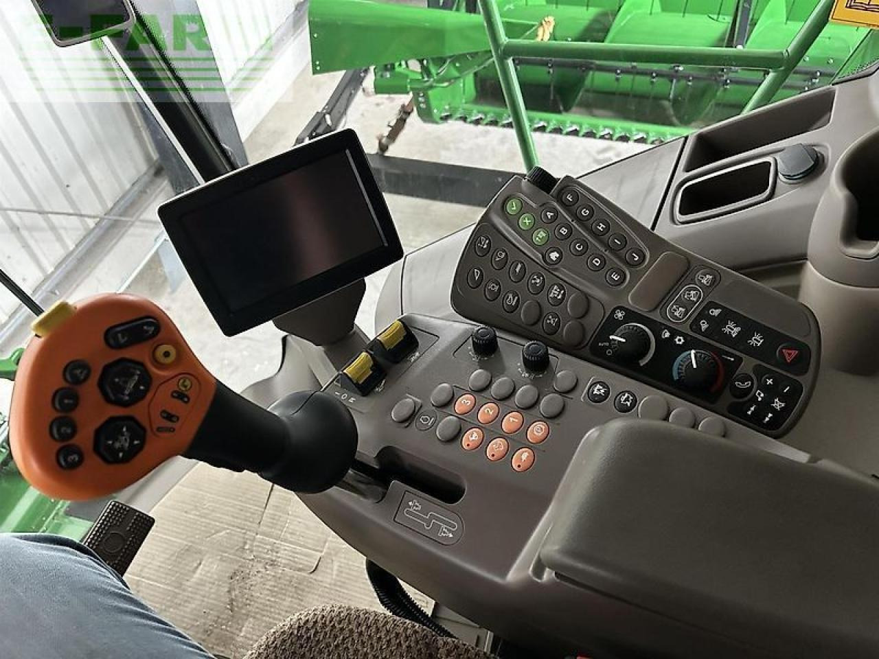 Leikkuupuimuri John Deere t560i hm: kuva Leikkuupuimuri John Deere t560i hm Leikkuupuimuri John Deere t560i hm: kuva Leikkuupuimuri John Deere t560i hm