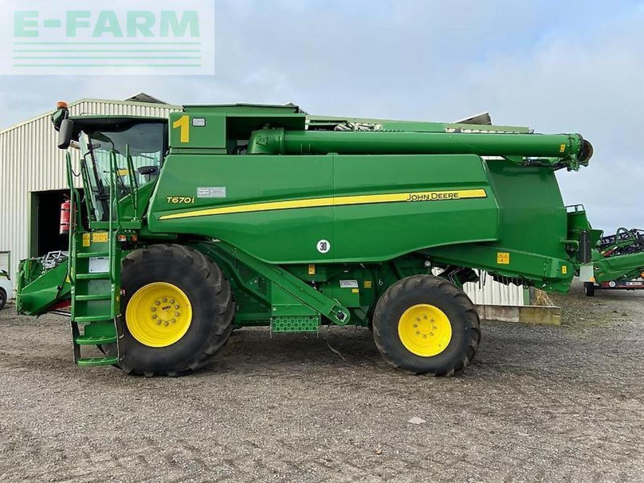 John Deere t670 my20 - Leikkuupuimuri: kuva John Deere t670 my20 - Leikkuupuimuri John Deere t670 my20 - Leikkuupuimuri: kuva John Deere t670 my20 - Leikkuupuimuri