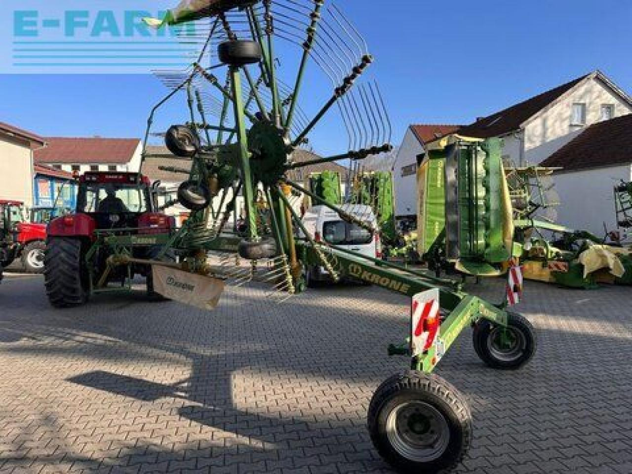 Krone swadro 810 - Pöyhin: kuva Krone swadro 810 - Pöyhin Krone swadro 810 - Pöyhin: kuva Krone swadro 810 - Pöyhin