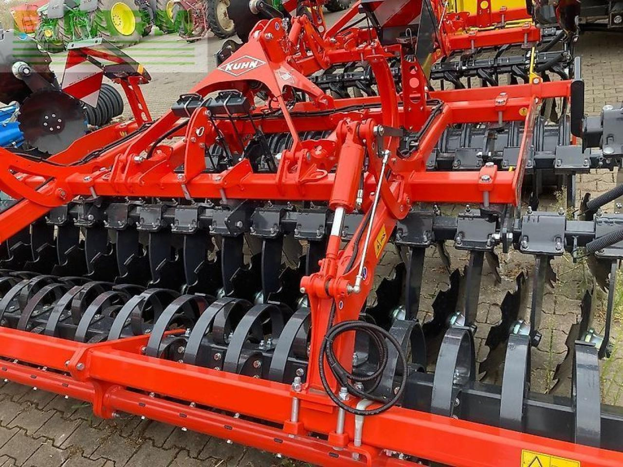 Kuhn optimer l400 - Lautasäes: kuva Kuhn optimer l400 - Lautasäes Kuhn optimer l400 - Lautasäes: kuva Kuhn optimer l400 - Lautasäes