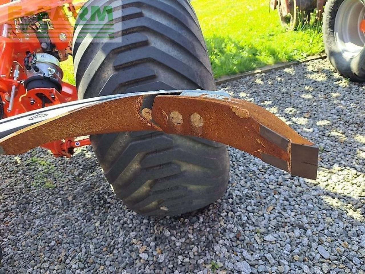 Kylvölannoitin Kuhn performer 6000: kuva Kylvölannoitin Kuhn performer 6000