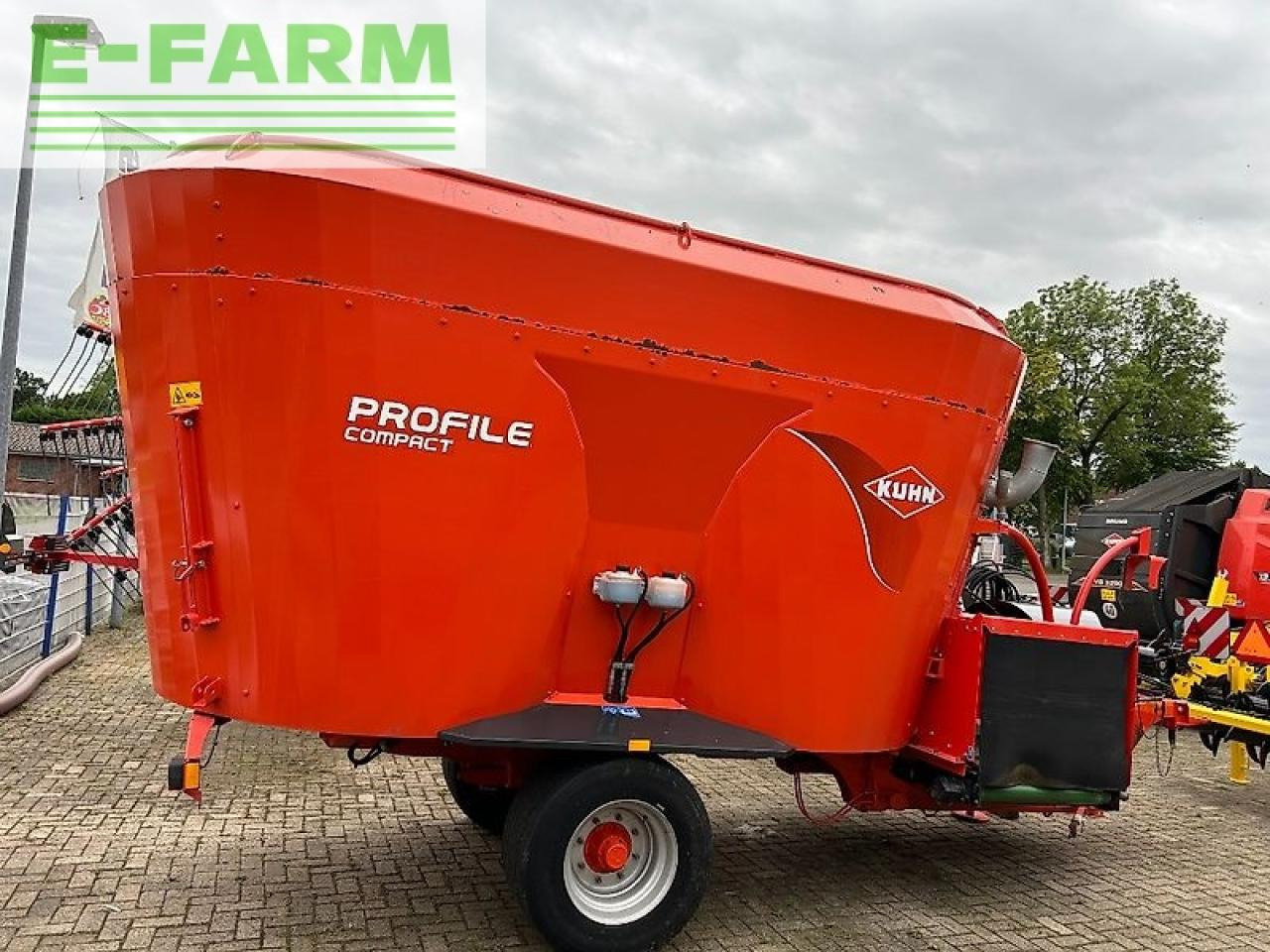 Kuhn profile 2080 - Karjatalouskone: kuva Kuhn profile 2080 - Karjatalouskone Kuhn profile 2080 - Karjatalouskone: kuva Kuhn profile 2080 - Karjatalouskone