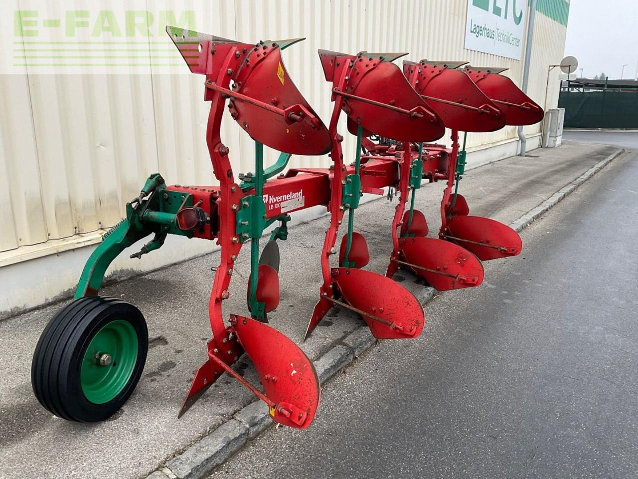 Kverneland LB 100-160 4-sch. - Aura: kuva Kverneland LB 100-160 4-sch. - Aura Kverneland LB 100-160 4-sch. - Aura: kuva Kverneland LB 100-160 4-sch. - Aura