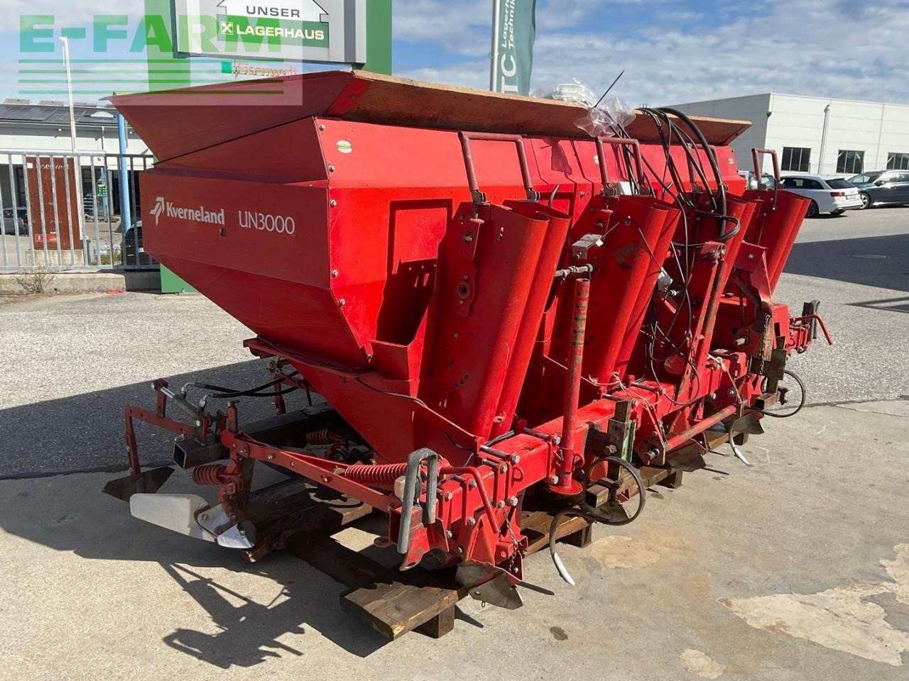Kverneland UN 3000 - Perunannostokone: kuva Kverneland UN 3000 - Perunannostokone Kverneland UN 3000 - Perunannostokone: kuva Kverneland UN 3000 - Perunannostokone