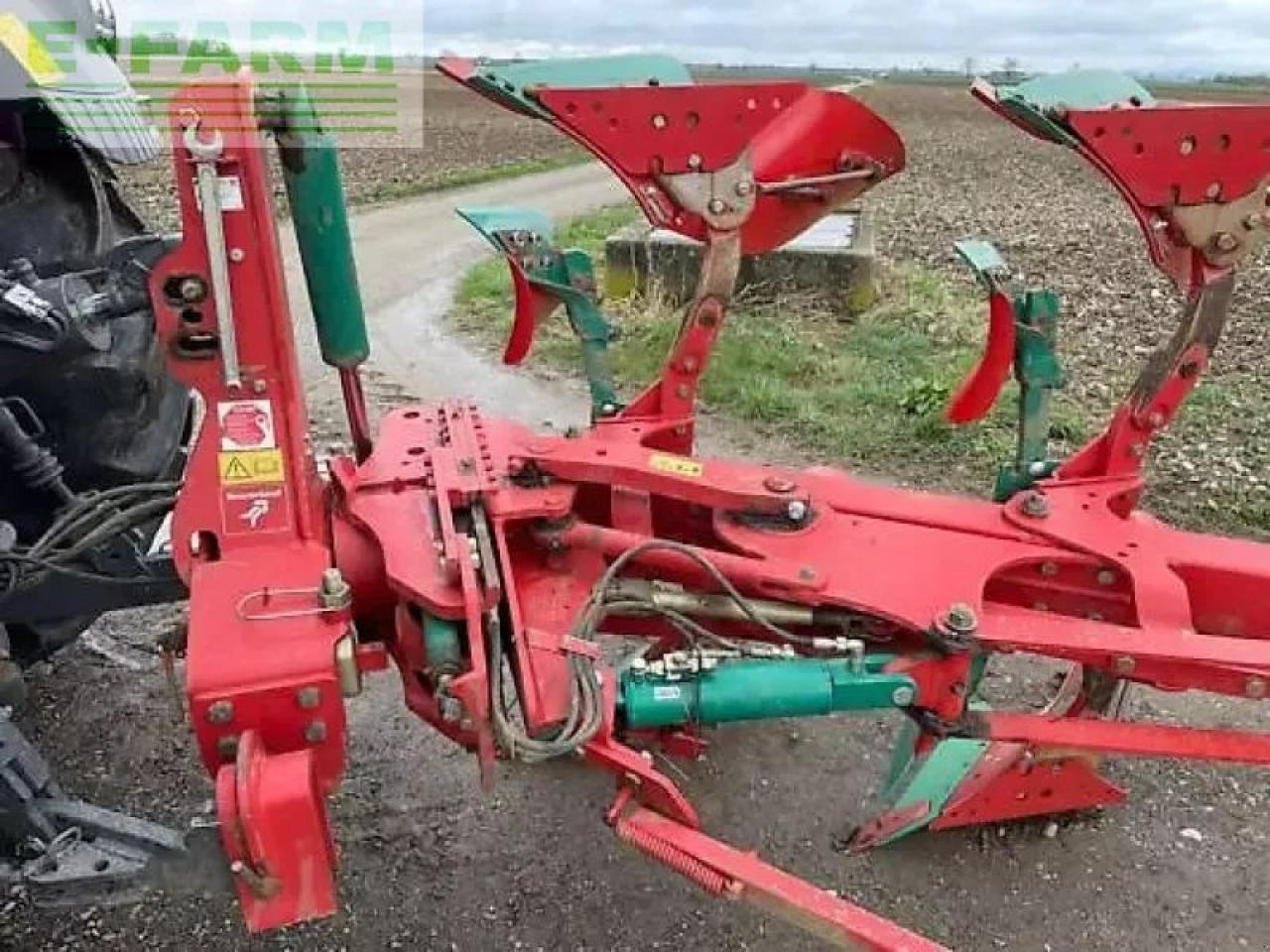 Kverneland lb 6 corps - Aura: kuva Kverneland lb 6 corps - Aura Kverneland lb 6 corps - Aura: kuva Kverneland lb 6 corps - Aura