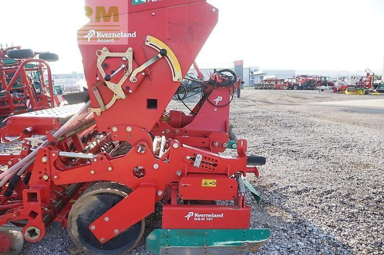 Kverneland ngh + mcdrill pro 3m - Kylvökone: kuva Kverneland ngh + mcdrill pro 3m - Kylvökone Kverneland ngh + mcdrill pro 3m - Kylvökone: kuva Kverneland ngh + mcdrill pro 3m - Kylvökone