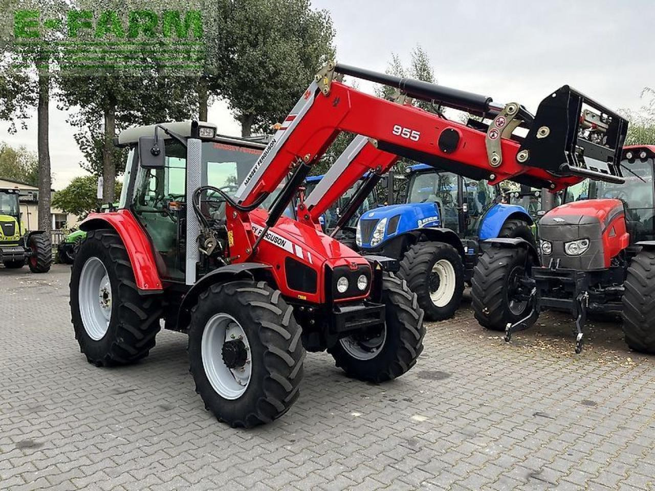Massey Ferguson 5455 dyna-4 + massey ferguson 955 - Traktori: kuva Massey Ferguson 5455 dyna-4 + massey ferguson 955 - Traktori Massey Ferguson 5455 dyna-4 + massey ferguson 955 - Traktori: kuva Massey Ferguson 5455 dyna-4 + massey ferguson 955 - Traktori