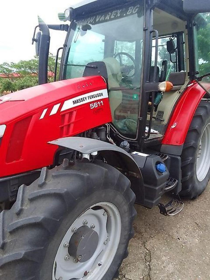 Massey Ferguson 5611-dyna 4- eesential Essential - Traktori: kuva Massey Ferguson 5611-dyna 4- eesential Essential - Traktori Massey Ferguson 5611-dyna 4- eesential Essential - Traktori: kuva Massey Ferguson 5611-dyna 4- eesential Essential - Traktori