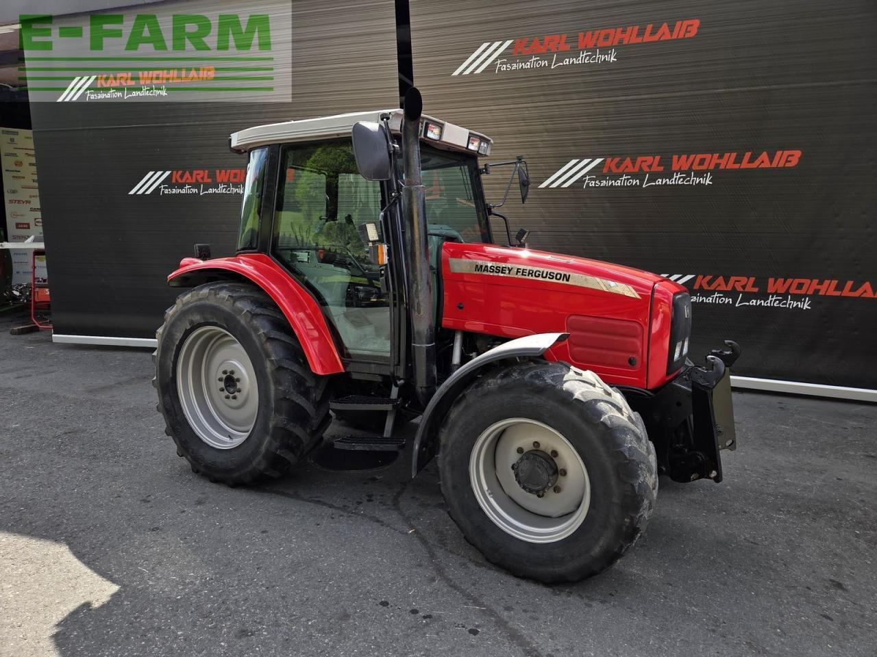 Massey Ferguson 6235-4 - Traktori: kuva Massey Ferguson 6235-4 - Traktori Massey Ferguson 6235-4 - Traktori: kuva Massey Ferguson 6235-4 - Traktori