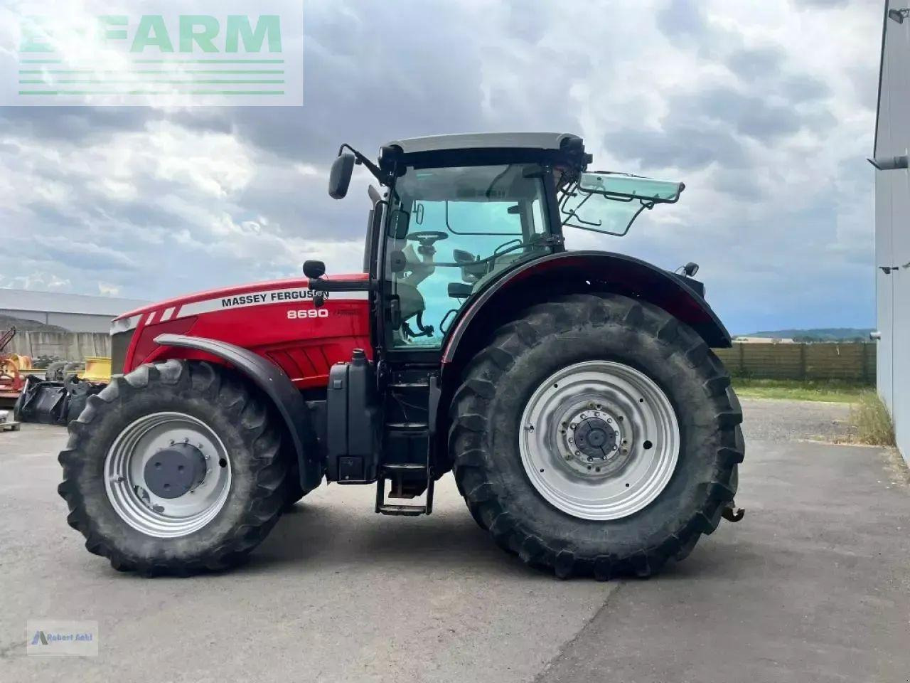 Massey Ferguson 8690 - Traktori: kuva Massey Ferguson 8690 - Traktori Massey Ferguson 8690 - Traktori: kuva Massey Ferguson 8690 - Traktori
