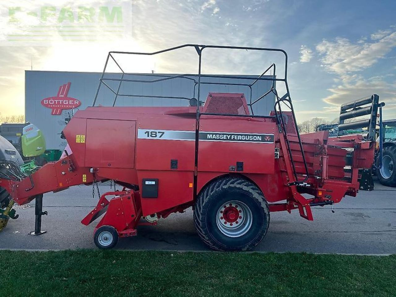 Massey Ferguson mf 187 - Kanttipaalain: kuva Massey Ferguson mf 187 - Kanttipaalain Massey Ferguson mf 187 - Kanttipaalain: kuva Massey Ferguson mf 187 - Kanttipaalain