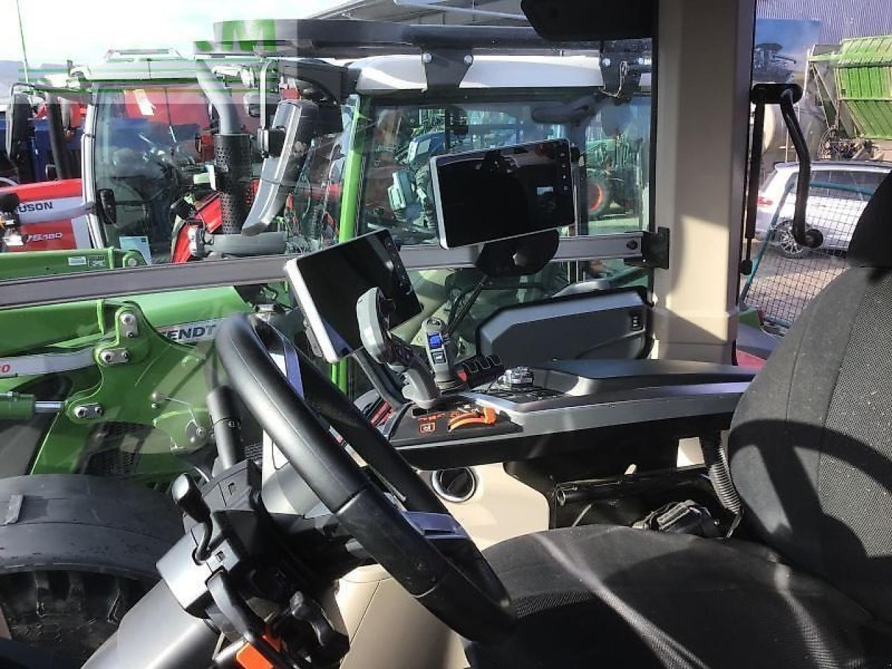 Massey Ferguson mf 8s.305 dyna-vt exclusive ma Exclusive - Traktori: kuva Massey Ferguson mf 8s.305 dyna-vt exclusive ma Exclusive - Traktori Massey Ferguson mf 8s.305 dyna-vt exclusive ma Exclusive - Traktori: kuva Massey Ferguson mf 8s.305 dyna-vt exclusive ma Exclusive - Traktori