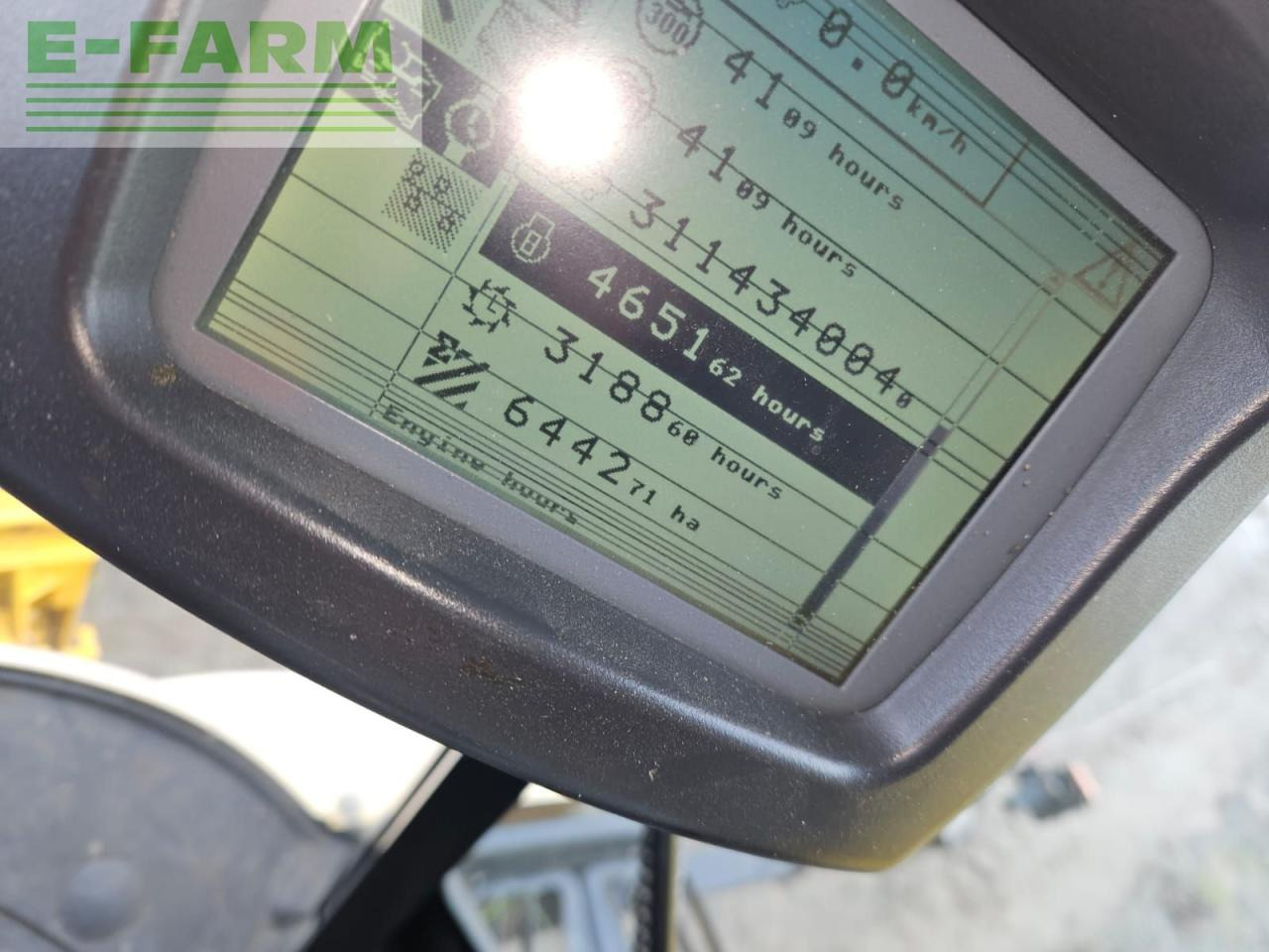 Leikkuupuimuri New Holland CX 860: kuva Leikkuupuimuri New Holland CX 860 Leikkuupuimuri New Holland CX 860: kuva Leikkuupuimuri New Holland CX 860