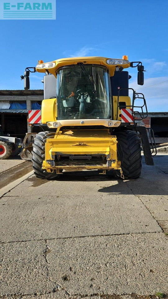 Leikkuupuimuri New Holland CX 860: kuva Leikkuupuimuri New Holland CX 860 Leikkuupuimuri New Holland CX 860: kuva Leikkuupuimuri New Holland CX 860