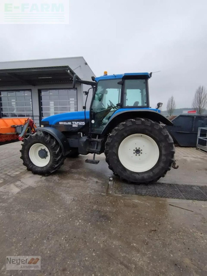 Traktori New Holland TM125: kuva Traktori New Holland TM125
