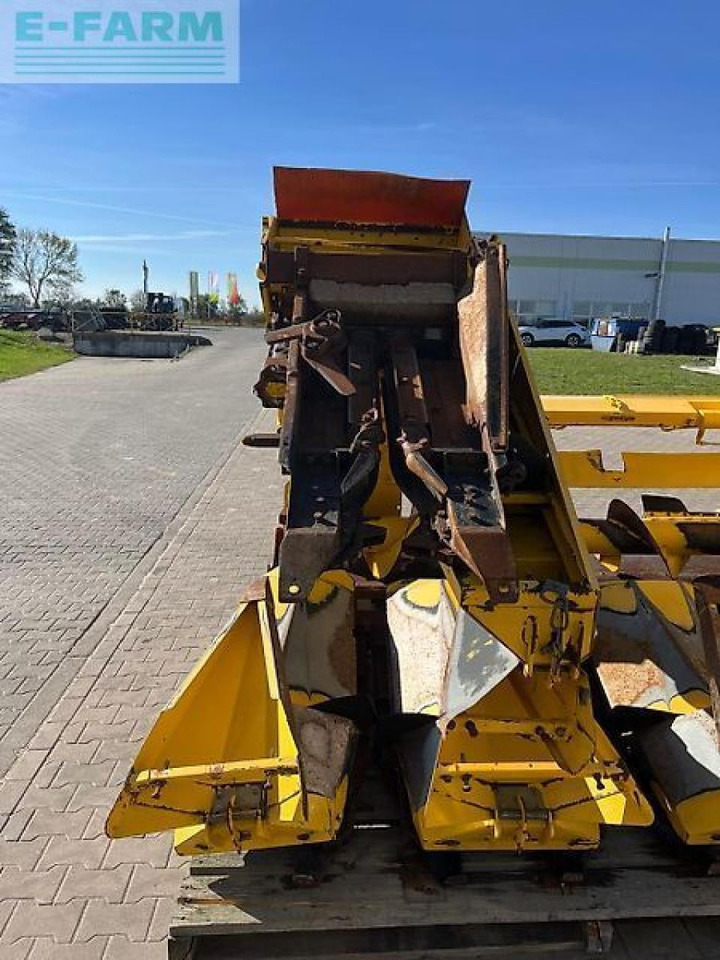 Leikkuupuimuri New Holland cr 9070: kuva Leikkuupuimuri New Holland cr 9070 Leikkuupuimuri New Holland cr 9070: kuva Leikkuupuimuri New Holland cr 9070