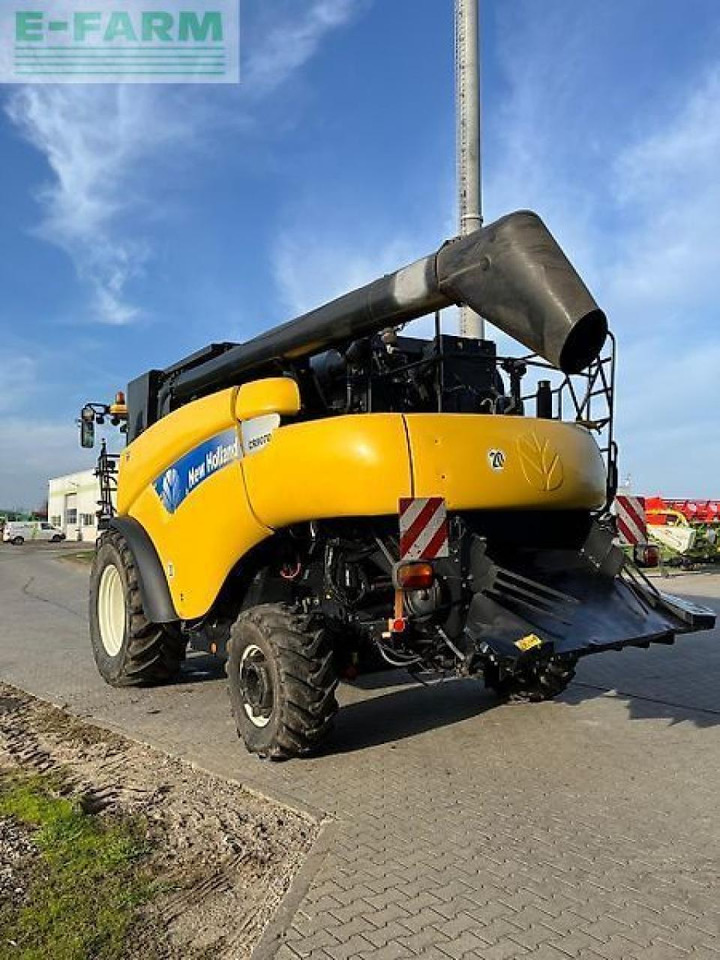 Leikkuupuimuri New Holland cr 9070: kuva Leikkuupuimuri New Holland cr 9070 Leikkuupuimuri New Holland cr 9070: kuva Leikkuupuimuri New Holland cr 9070