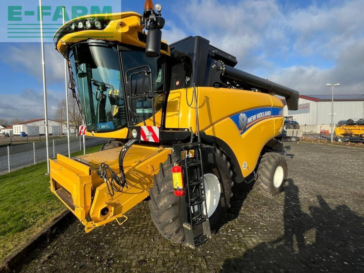 New Holland cx 6.90 schüttler + 25ft sw + sww - Leikkuupuimuri: kuva New Holland cx 6.90 schüttler + 25ft sw + sww - Leikkuupuimuri New Holland cx 6.90 schüttler + 25ft sw + sww - Leikkuupuimuri: kuva New Holland cx 6.90 schüttler + 25ft sw + sww - Leikkuupuimuri