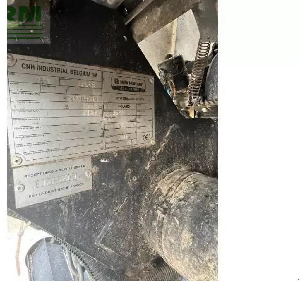 New Holland roll belt 180 - Kanttipaalain: kuva New Holland roll belt 180 - Kanttipaalain New Holland roll belt 180 - Kanttipaalain: kuva New Holland roll belt 180 - Kanttipaalain